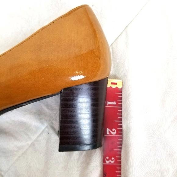 East 5th Ave deep yellow faux patent leather loafers block heel grandma chic 7 - Picture 7 of 9